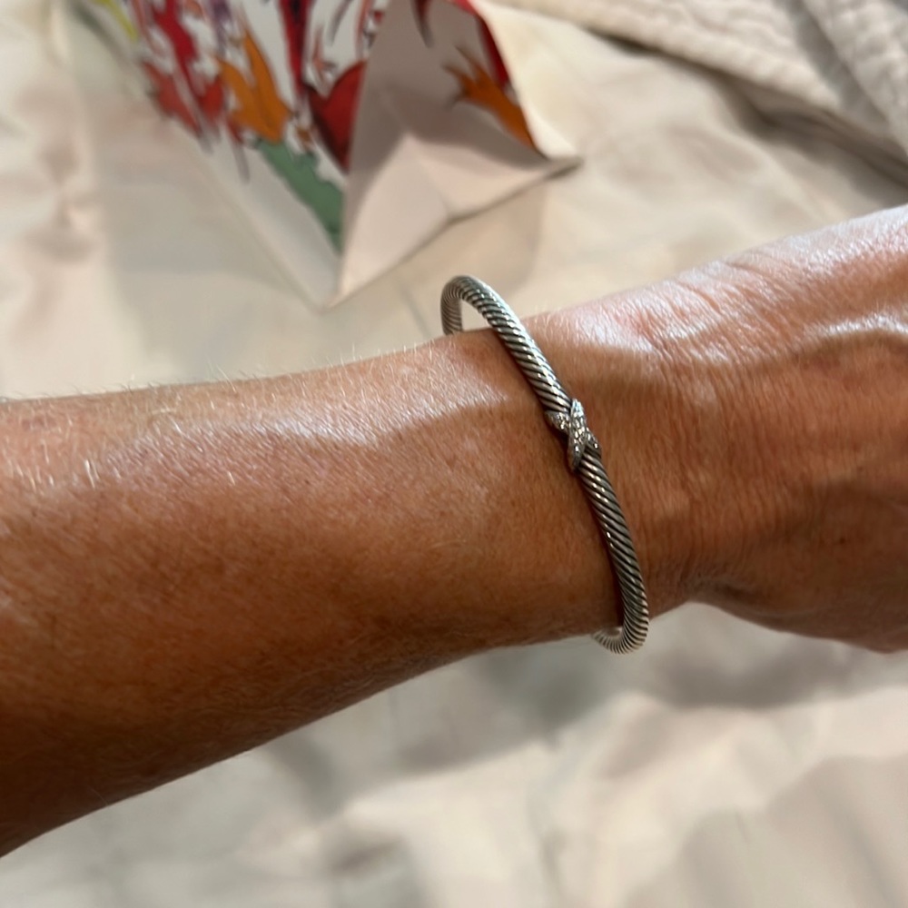 Authentic David Yurman sterling silver pave diamond X station bracelet, size Sm